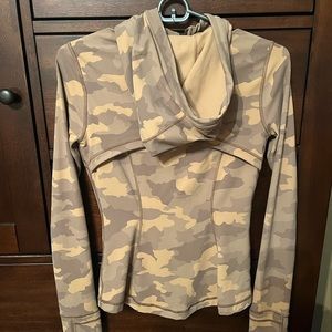 Lululemon Define Jacket w hood size 4